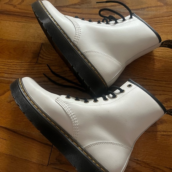 Dr. Martens Zavala Casual Combat Boot, White Size 7 - Picture 5 of 8